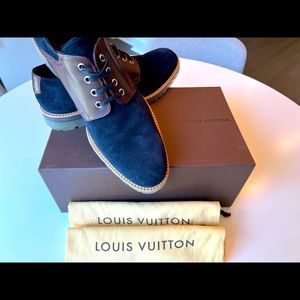 Like new Louis Vuitton navy blue suede Oxford shoes.